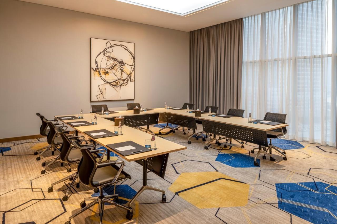 Pullman Sharjah Hotel Екстериор снимка Meeting room