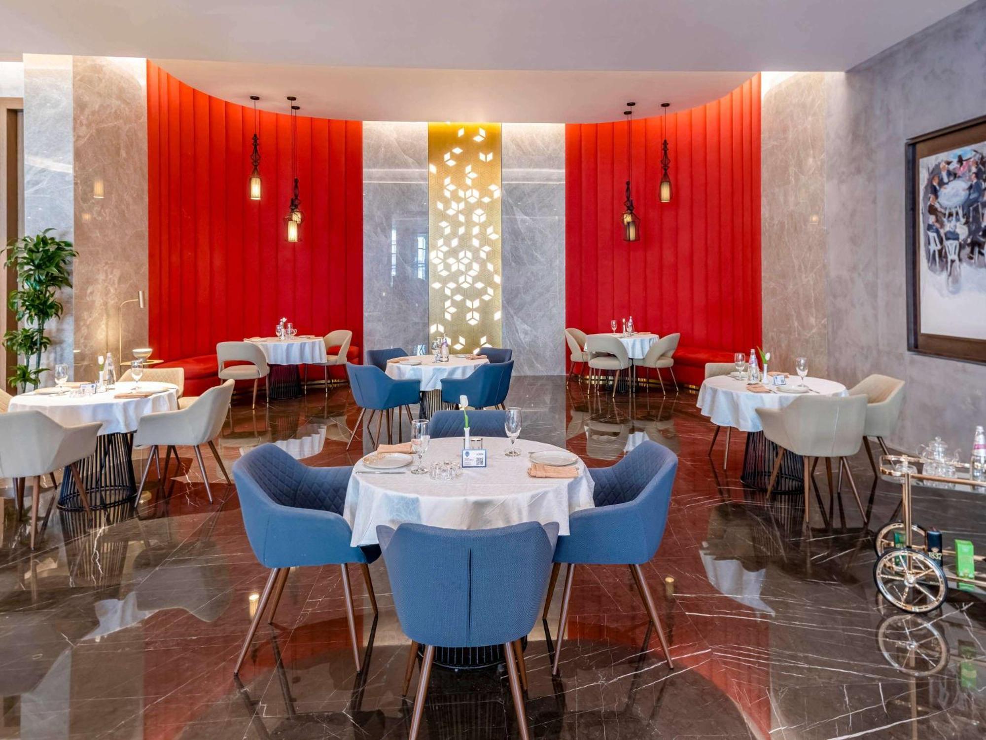 Pullman Sharjah Hotel Екстериор снимка Restaurant